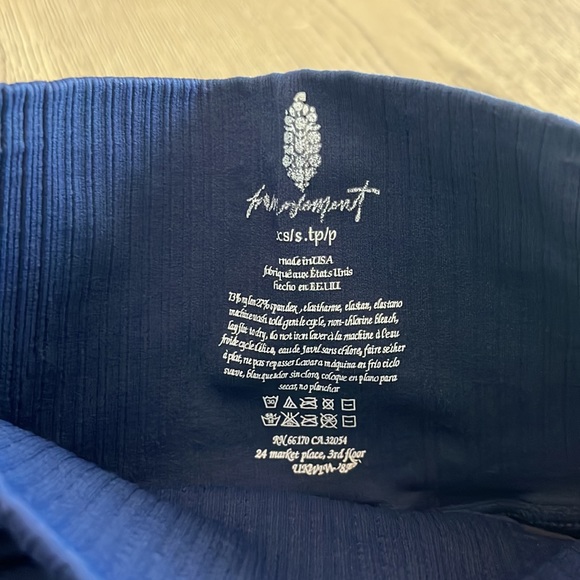 Free People Movement Good Karma Bike Shorts XS/S Blue NWOT - Picture 3 of 5